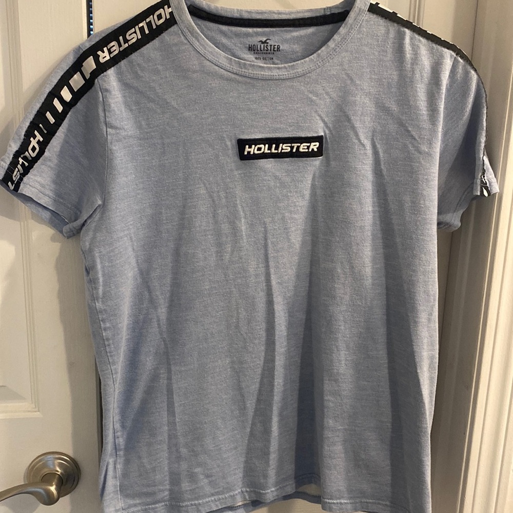 Men’s hollister t shirt size small